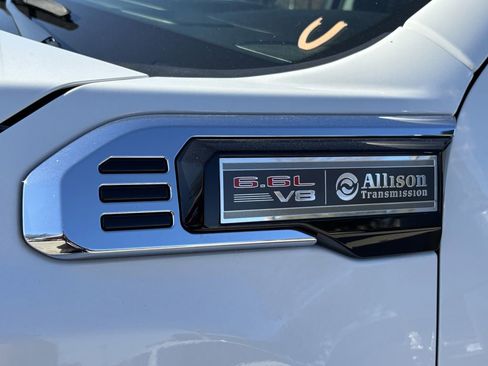 Used 2024 GMC Sierra 2500 Pro w/ Convenience Package image 10