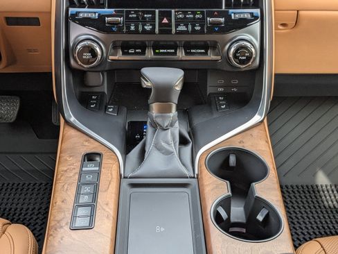 New 2026 Lexus LX 600 4WD w/ Accessory Package (2T) image 18