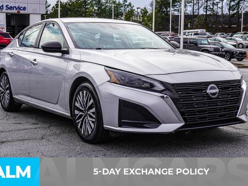 Used 2024 Nissan Altima 2.5 SV FWD image 4