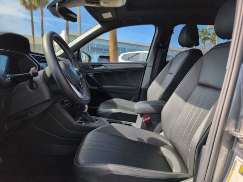 Used 2023 Volkswagen Tiguan SE R-Line image 15