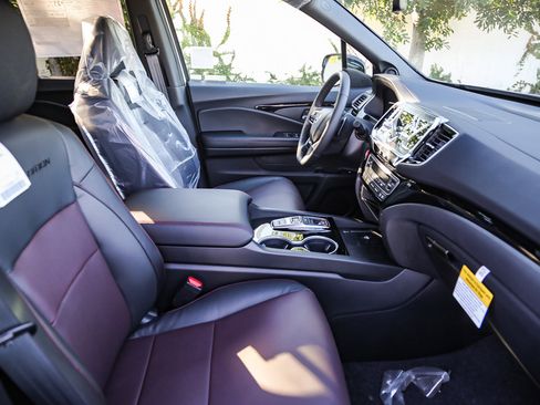 New 2025 Honda Ridgeline Black Edition image 19