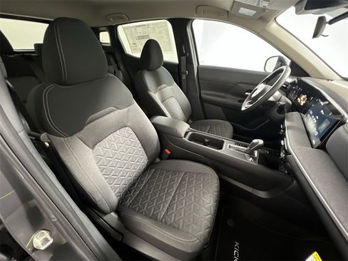 New 2026 Nissan Kicks SV image 25