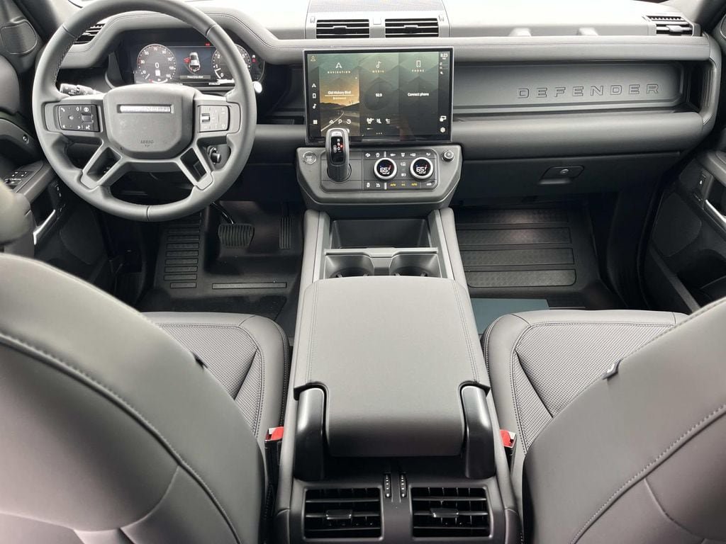 New 2026 Land Rover Defender 110 S AWD/4WD image 9
