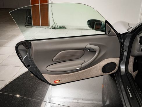 Used 2001 Porsche 911 Carrera image 29