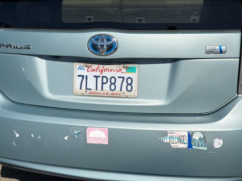 Used 2015 Toyota Prius Five FWD image 22