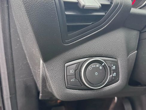 Used 2017 Ford Escape SE FWD image 19