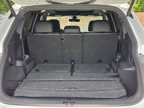 Used 2024 Volkswagen Tiguan SE R-Line FWD image 24