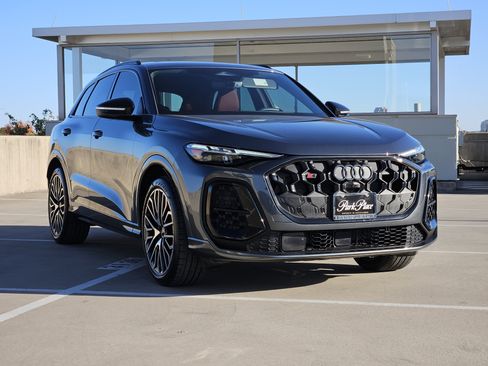 Used 2025 Audi SQ5 Prestige image 10
