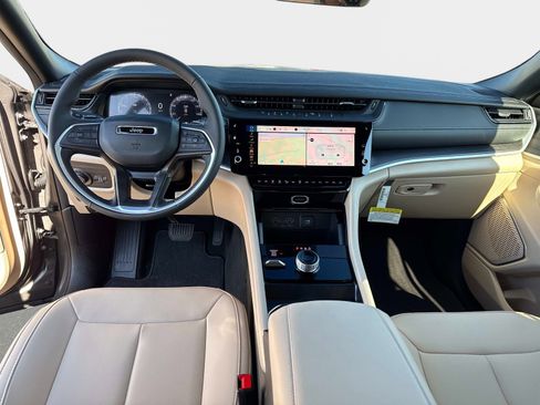 New 2026 Jeep Grand Cherokee Limited image 18