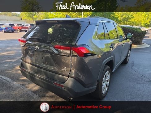 Used 2021 Toyota RAV4 LE AWD/4WD image 8