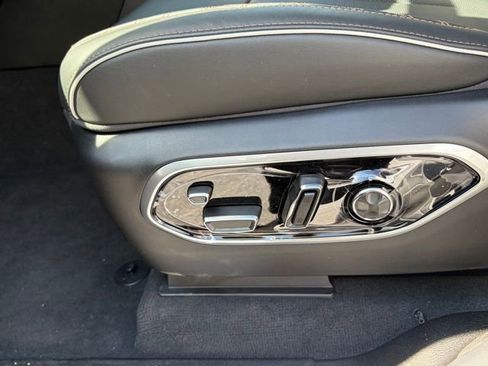 New 2026 Jeep Grand Cherokee Summit image 16