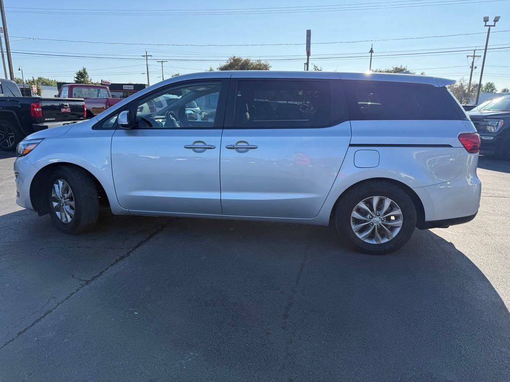 Used 2020 Kia Sedona LX FWD image 6