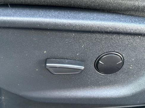 Used 2023 Ford F150 Lightning XLT image 12