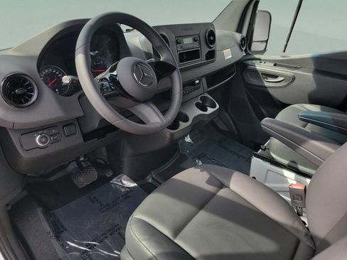 New 2025 Mercedes-Benz Sprinter 2500 image 24