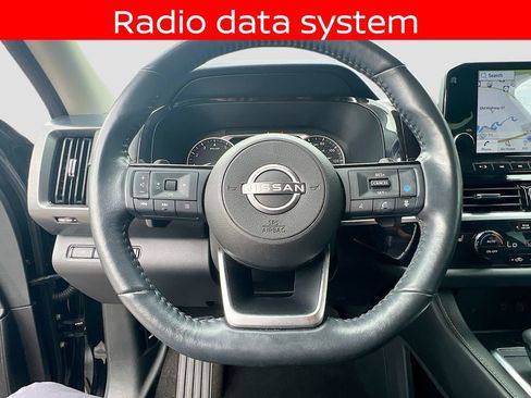Used 2023 Nissan Pathfinder SL FWD image 11