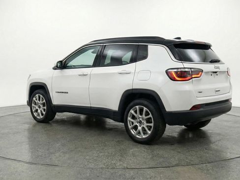 Used 2025 Jeep Compass Limited AWD/4WD image 5