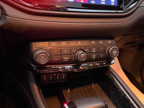 Used 2025 Dodge Durango R/T image 22