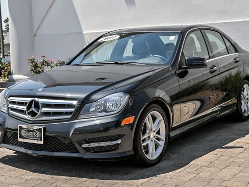 Used 2013 Mercedes-Benz C 300 4MATIC Sedan image 5