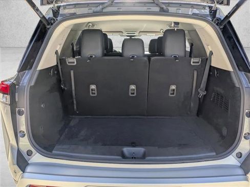 Used 2025 Nissan Pathfinder SL FWD image 18