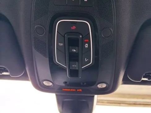 Used 2018 Audi Q7 3.0T Prestige w/ Prestige Package AWD/4WD image 42