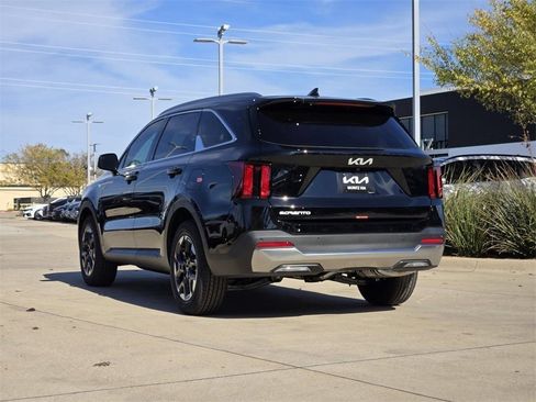 New 2026 Kia Sorento S w/ S Panoramic Sunroof Package FWD image 3