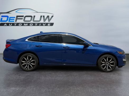 Used 2023 Chevrolet Malibu RS FWD image 2