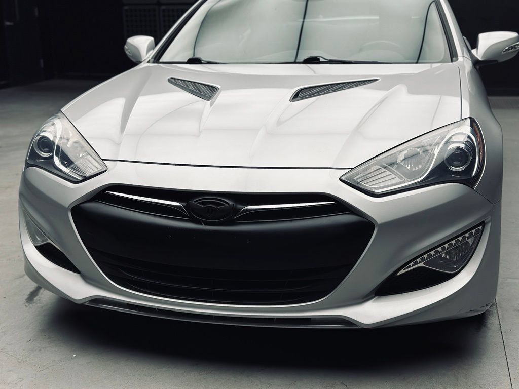 Used 2016 Hyundai Genesis Coupe 3.8 RWD image 13