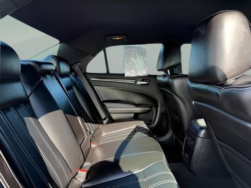 Used 2020 Chrysler 300 S RWD image 9