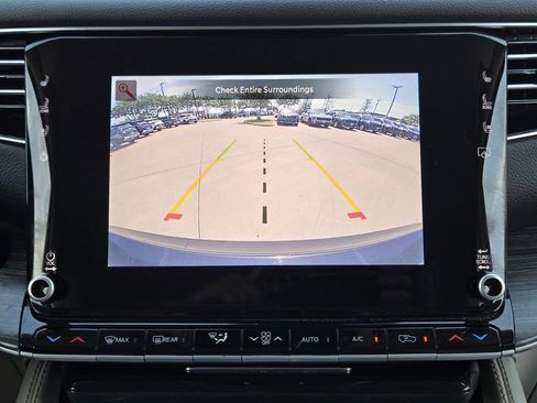 Used 2024 Jeep Wagoneer Series II w/ Flexible Seating Group RWD image 7