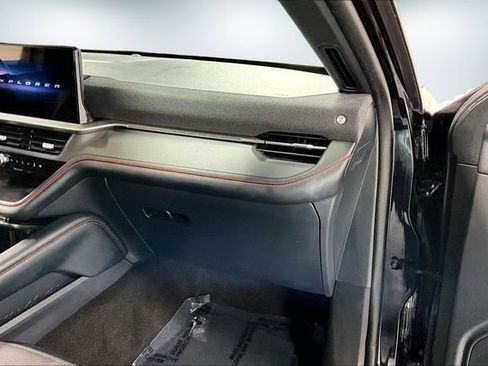 Used 2025 Ford Explorer ST-Line w/ ST-Line Street Pack image 27