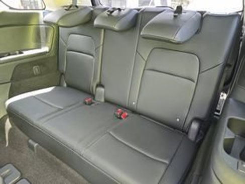 Used 2025 Nissan Pathfinder Platinum AWD/4WD image 13