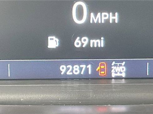 Used 2020 Chevrolet Silverado 1500 LT w/ All-Star Edition image 27