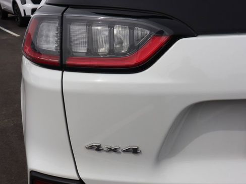 Used 2021 Jeep Cherokee Limited image 31