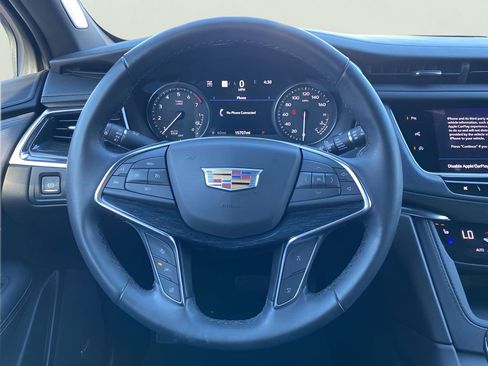 Used 2023 Cadillac XT5 Premium Luxury w/ Technology Package AWD/4WD image 19