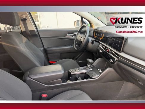 Used 2026 Kia Sportage LX FWD image 34