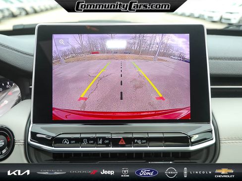 Used 2024 Jeep Compass Limited w/ Sun and Sound Group image 16