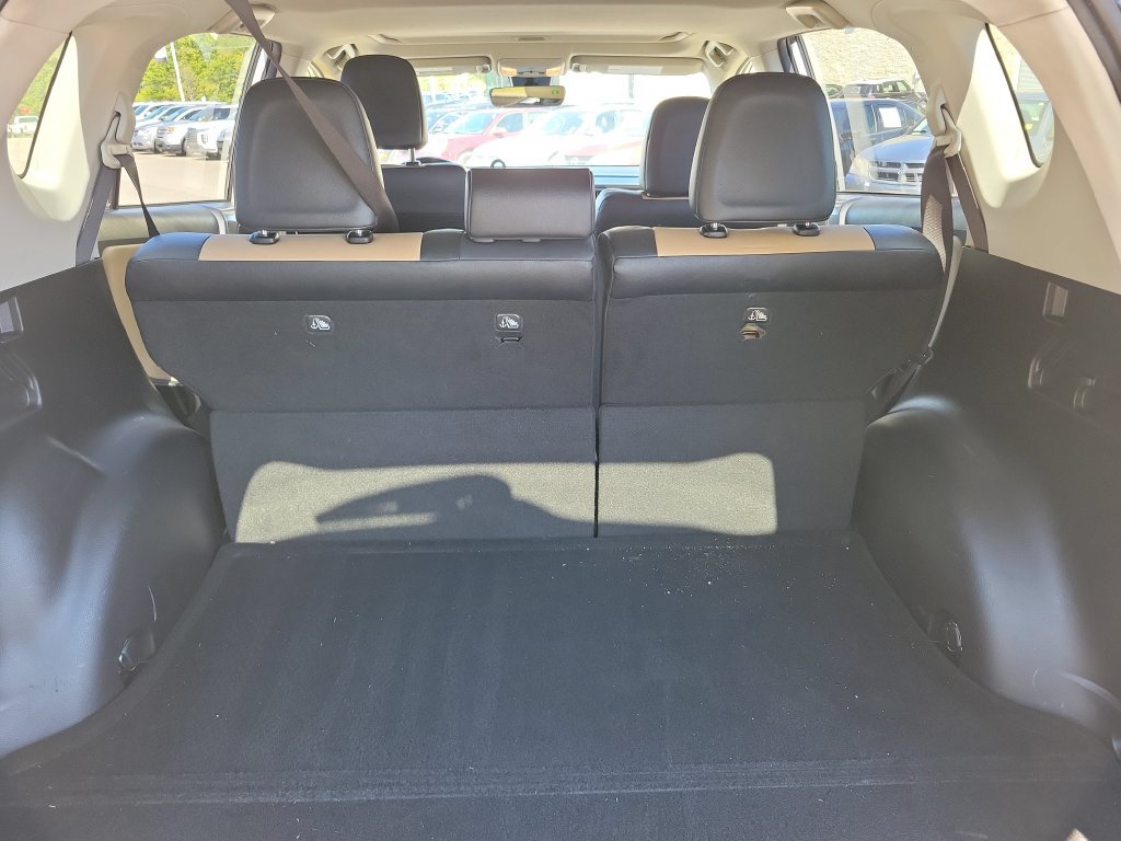 Used 2018 Toyota RAV4 Limited FWD image 10