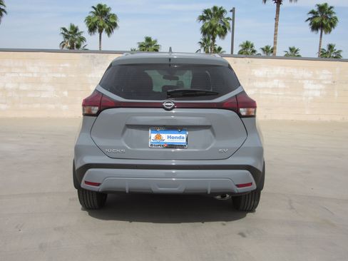 Used 2024 Nissan Kicks SV image 7