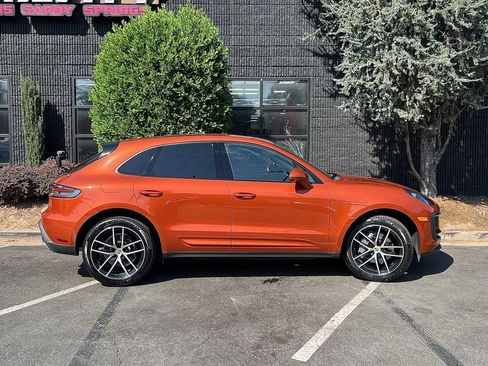 Used 2022 Porsche Macan image 19