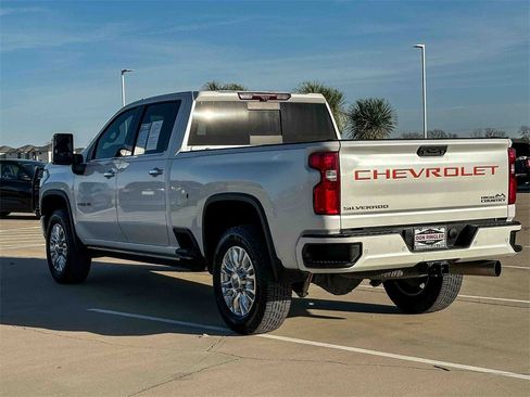 Used 2021 Chevrolet Silverado 2500 High Country w/ Z71 Off-Road Package image 5