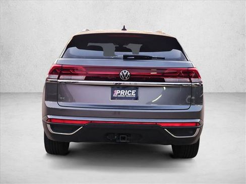 Used 2025 Volkswagen Atlas Cross Sport SE image 6