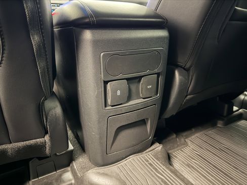 Used 2023 Ford Explorer XLT w/ Equipment Group 202A image 25