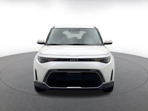 Used 2025 Kia Soul LX w/ LX Technology Package FWD image 2