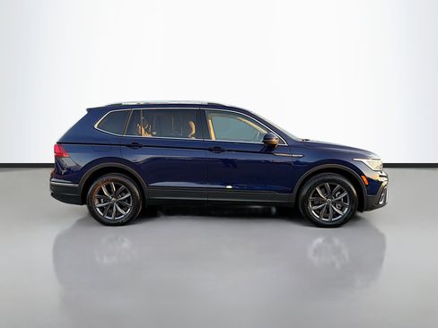 Used 2022 Volkswagen Tiguan SE image 2