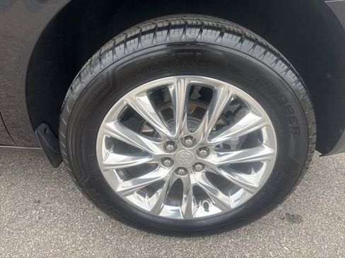 Used 2020 Buick Enclave Essence w/ Sound and Sites Package FWD image 11