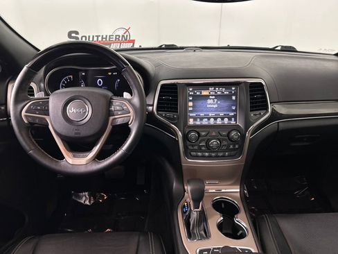 Used 2017 Jeep Grand Cherokee Overland image 19