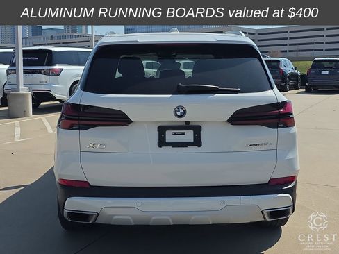 Used 2025 BMW X5 xDrive50e image 4