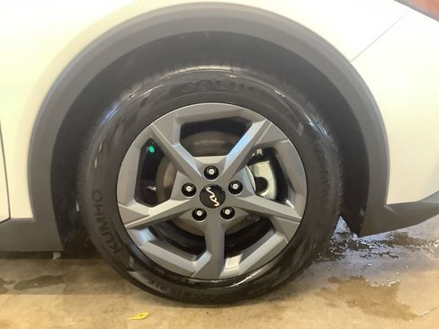 Certified 2025 Kia K4 FWD image 21