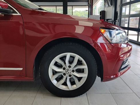 Used 2017 Volkswagen Passat 1.8T S image 8