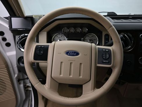 Used 2010 Ford F250 Lariat image 13